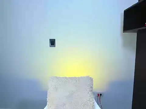 Snapshot of melissa_fem_ chatting on 10-27-25, 08:02 melissa fem online show from 10-27-25, 08:02