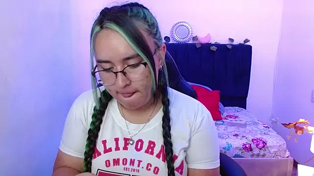 SashaGrey   online show from 10-31-25, 01:45