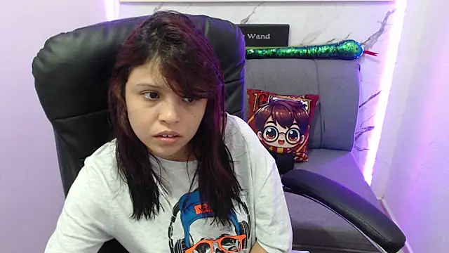 Snapshot of minnie_cake chatting on 10-10-25, 03:49 minnie cake online show from 10-10-25, 03:49