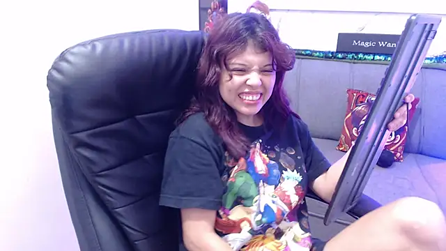 Snapshot of minnie_cake chatting on 10-19-25, 12:44 minnie cake online show from 10-19-25, 12:44