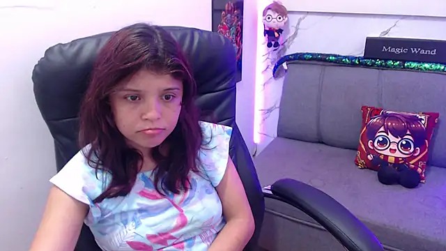 Snapshot of minnie_cake chatting on 10-19-25, 09:26 minnie cake online show from 10-19-25, 09:26