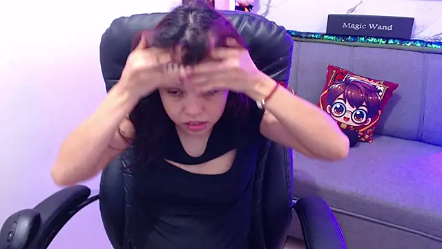 Snapshot of minnie_cake chatting on 10-24-25, 04:20 minnie cake online show from 10-24-25, 04:20