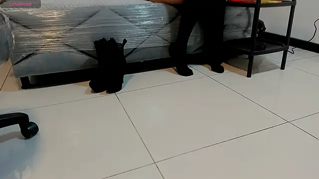 Lilith Zamara online show from 12-16-25, 01:38