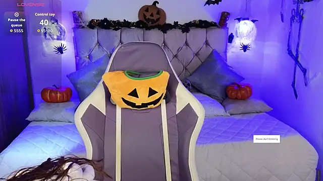 lila min online show from 10-21-25, 01:56