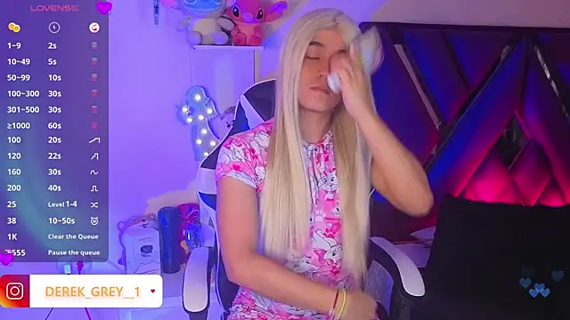 Snapshot of derek_greyy_ chatting on 10-11-25, 09:35 derek greyy online show from 10-11-25, 09:35