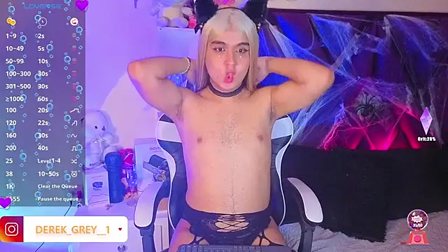 Snapshot of derek_greyy_ chatting on 10-17-25, 10:45 derek greyy online show from 10-17-25, 10:45