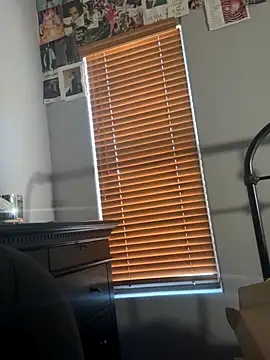 Snapshot of M1l3yD3w chatting on 09-28-25, 08:47 M1l3yD3w online show from 09-28-25, 08:47