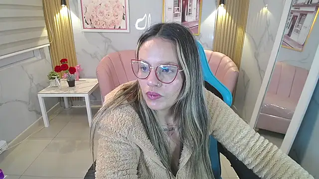 Jade Jones a online show from 11-22-25, 03:55