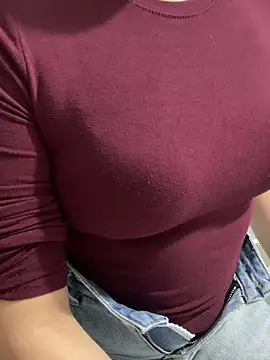 Snapshot of lanlan_girl2k chatting on 11-25-25, 02:28 lanlan girl2k online show from 11-25-25, 02:28