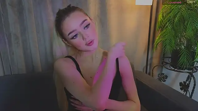 Snapshot of Relax_Time_ chatting on 11-19-25, 10:48 Relax Time online show from 11-19-25, 10:48