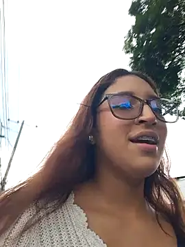 Snapshot of CatalinaFlores chatting on 11-15-25, 06:48 CatalinaFlores online show from 11-15-25, 06:48