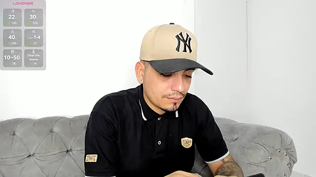 OwenStonne  online show from 09-12-25, 04:12