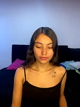 Snapshot of hotwife26 chatting on 11-04-25, 03:55 hotwife26 online show from 11-04-25, 03:55