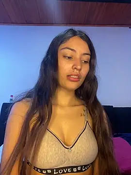 Snapshot of hotwife26 chatting on 11-10-25, 04:28 hotwife26 online show from 11-10-25, 04:28