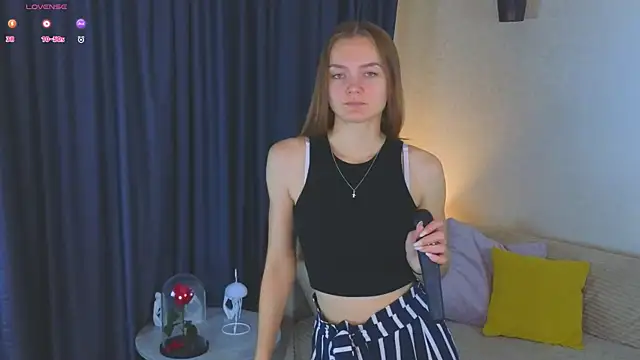 LouisaChaobal online show from 10-25-25, 01:13