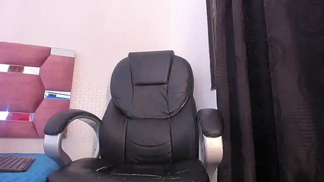 AvaGrey  online show from 09-28-25, 04:29