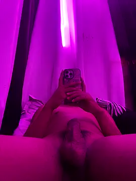 Snapshot of saj_taylorr17 chatting on 12-02-25, 03:51 saj taylorr17 online show from 12-02-25, 03:51