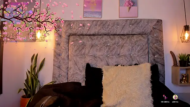 Snapshot of Seraphyne666 chatting on 10-19-25, 10:43 Seraphyne666 online show from 10-19-25, 10:43