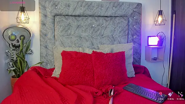 Snapshot of Seraphyne666 chatting on 10-28-25, 07:05 Seraphyne666 online show from 10-28-25, 07:05