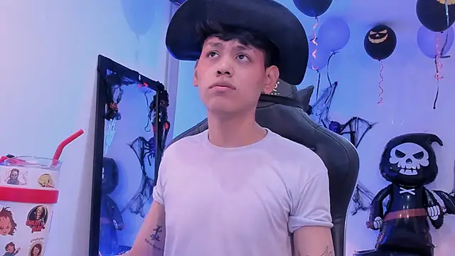 zeus blaze online show from 10-22-25, 04:40