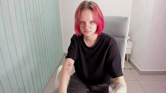 Snapshot of Elieiza_xo chatting on 09-16-25, 03:29 Elieiza xo online show from 09-16-25, 03:29