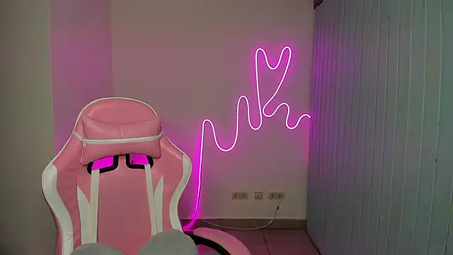 Snapshot of Elieiza_xo chatting on 10-16-25, 08:48 Elieiza xo online show from 10-16-25, 08:48