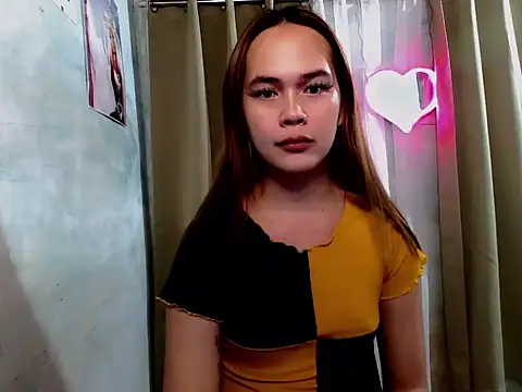 Snapshot of sweetsassyxx chatting on 09-15-25, 05:46 sweetsassyxx online show from 09-15-25, 05:46