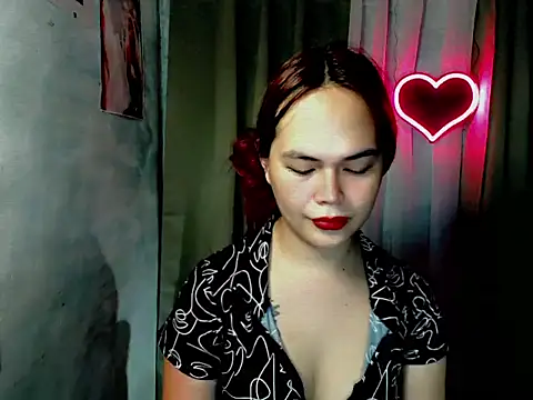 Snapshot of sweetsassyxx chatting on 10-21-25, 04:35 sweetsassyxx online show from 10-21-25, 04:35