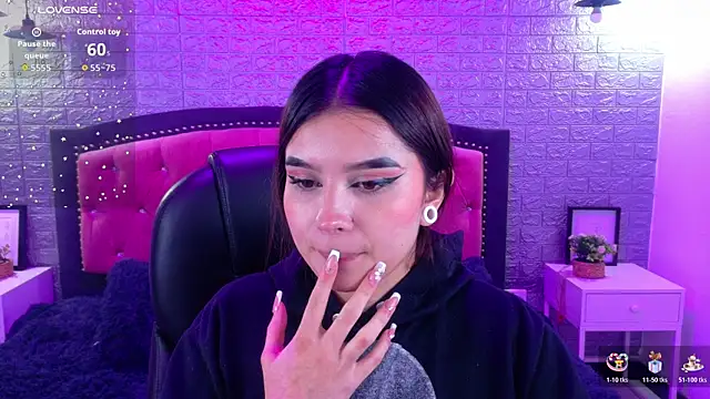 Natalie loffreda online show from 11-22-25, 03:16