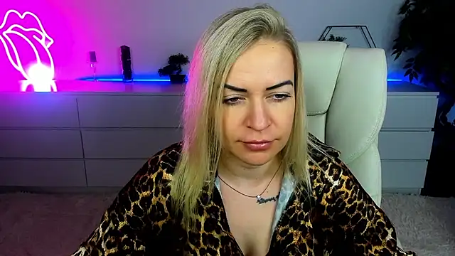 Anna Snows online show from 09-16-25, 06:42