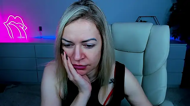 Anna Snows online show from 09-29-25, 05:12