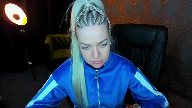 Anna Snows online show from 04-09-26, 04:23