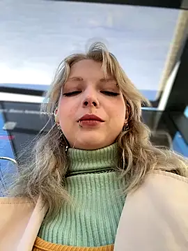 EveLittleSinner online show from 10-08-25, 09:18