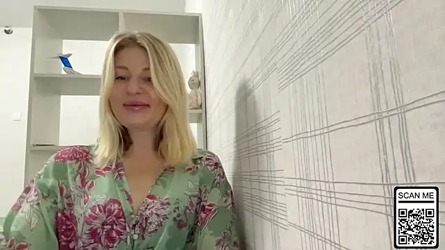 Blondie xoxoxo online show from 10-16-25, 06:03