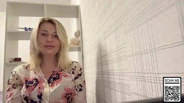 Blondie xoxoxo online show from 10-25-25, 04:46