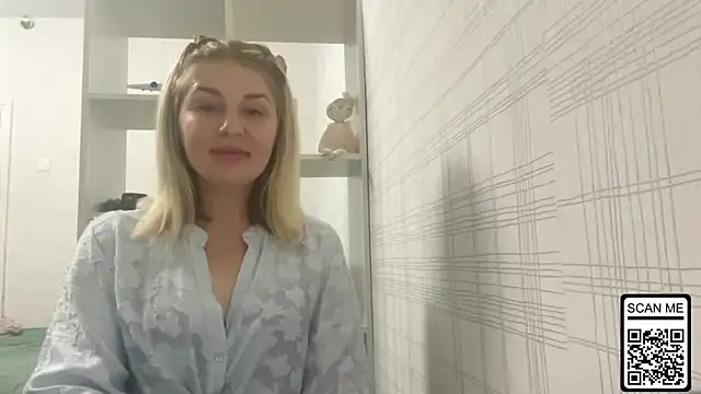 Blondie xoxoxo online show from 11-17-25, 08:03