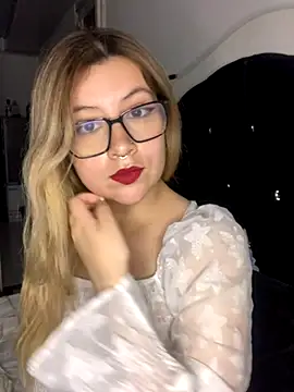 Snapshot of Blair_Bunnyy chatting on 10-29-25, 07:21 Blair Bunnyy online show from 10-29-25, 07:21