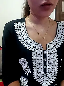 Snapshot of Cutie_Shruti chatting on 09-28-25, 10:31 Cutie Shruti online show from 09-28-25, 10:31