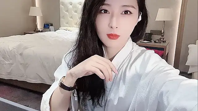 Ianxuan online show from 10-18-25, 02:36