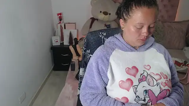 patty squirt  online show from 10-08-25, 02:09