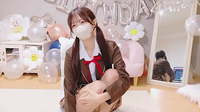 Yuna-ch online show from 10-13-25, 10:37