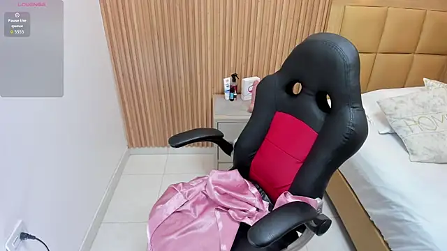 BRIHANACONOR online show from 10-17-25, 12:19