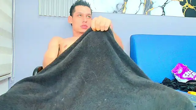 MARCUS SMITHH1 online show from 10-25-25, 04:20