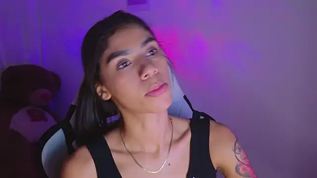 Snapshot of BrunetteAdams001 chatting on 02-11-26, 03:33 BrunetteAdams001 online show from 02-11-26, 03:33