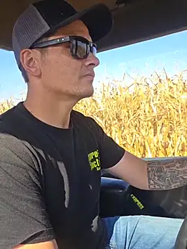 twistafatpipe online show from 10-16-25, 05:47