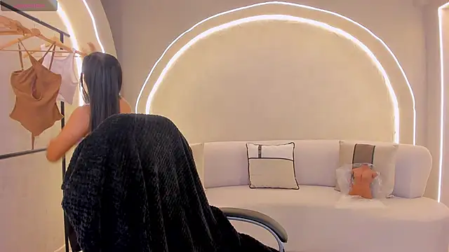 MilaColeman online show from 10-08-25, 02:09