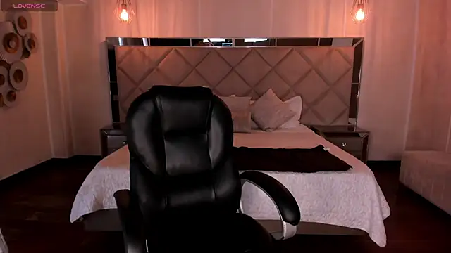 MilaColeman online show from 11-03-25, 07:04