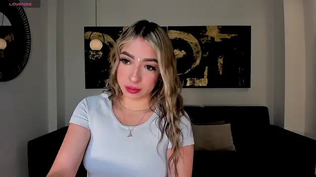 LizzCooper online show from 11-08-25, 07:34