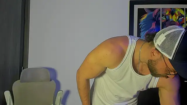 Snapshot of JoshuaLyon chatting on 10-31-25, 05:03 JoshuaLyon online show from 10-31-25, 05:03