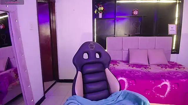 emiily smith1 online show from 10-08-25, 07:55